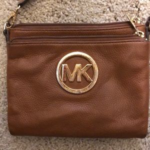 Michael Kors Satchel/side purse